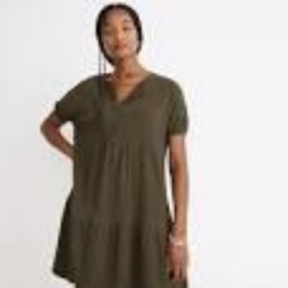 Madewell Dresses & Skirts - Madewell (Re)sourced Crinkle-Knit Tiered Mini Dress green M